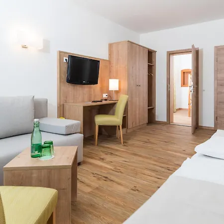 Zur Post Hotel Döbriach