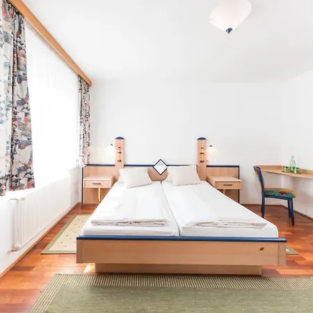 Zur Post Hotel 3*